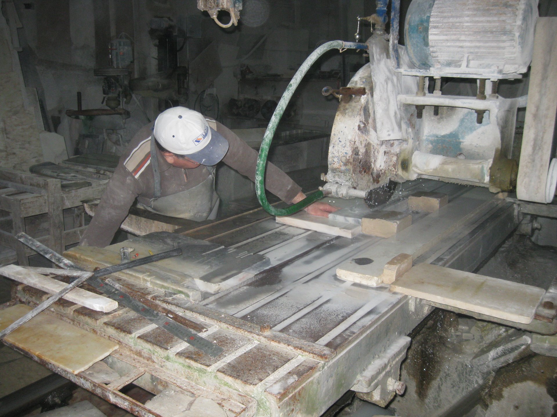 Mármores Bom-Fim, Algés